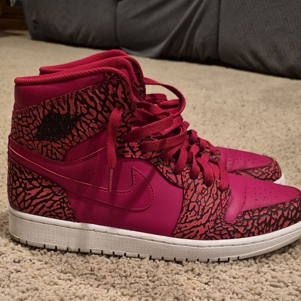 Nike Air Jordan 1 High Red Elephant Print